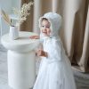 Комплект для хрещення (чоловічок + шапочка) для дівчинки MagBaby Viola 56 см Молочний 133500