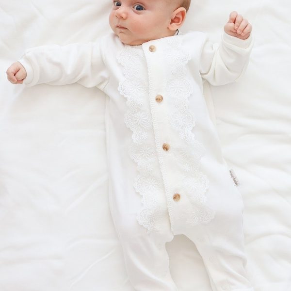 Человечек с шапочкой с кружевом MagBaby Lace 62 см 0-3 мес. молочный