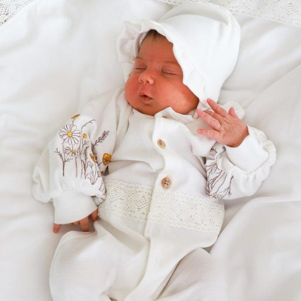 Крыжма, человечек с шапочкой с вышивкой MagBaby Wild Flowers 56 см 0-1 мес. Молочный