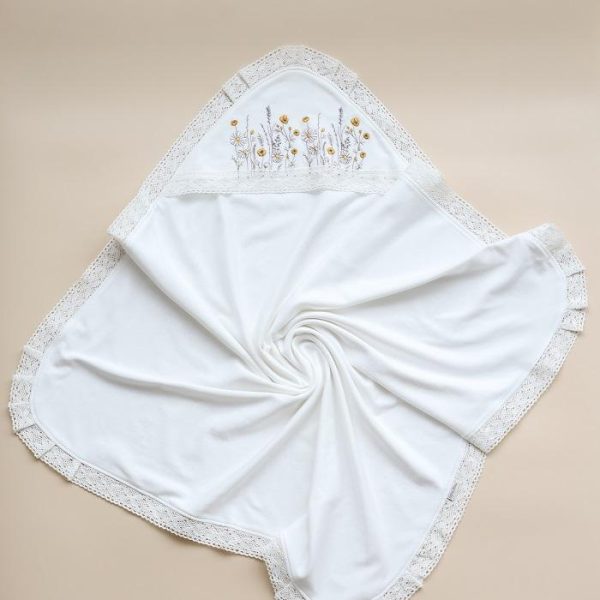 Крижма-плед на виписку MagBaby Wild Flowers з вишивкою 85х85 см Молочна 100700 (4821000125304)